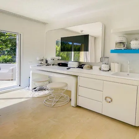 House Boat Large By Interhome * סאן תאודורו